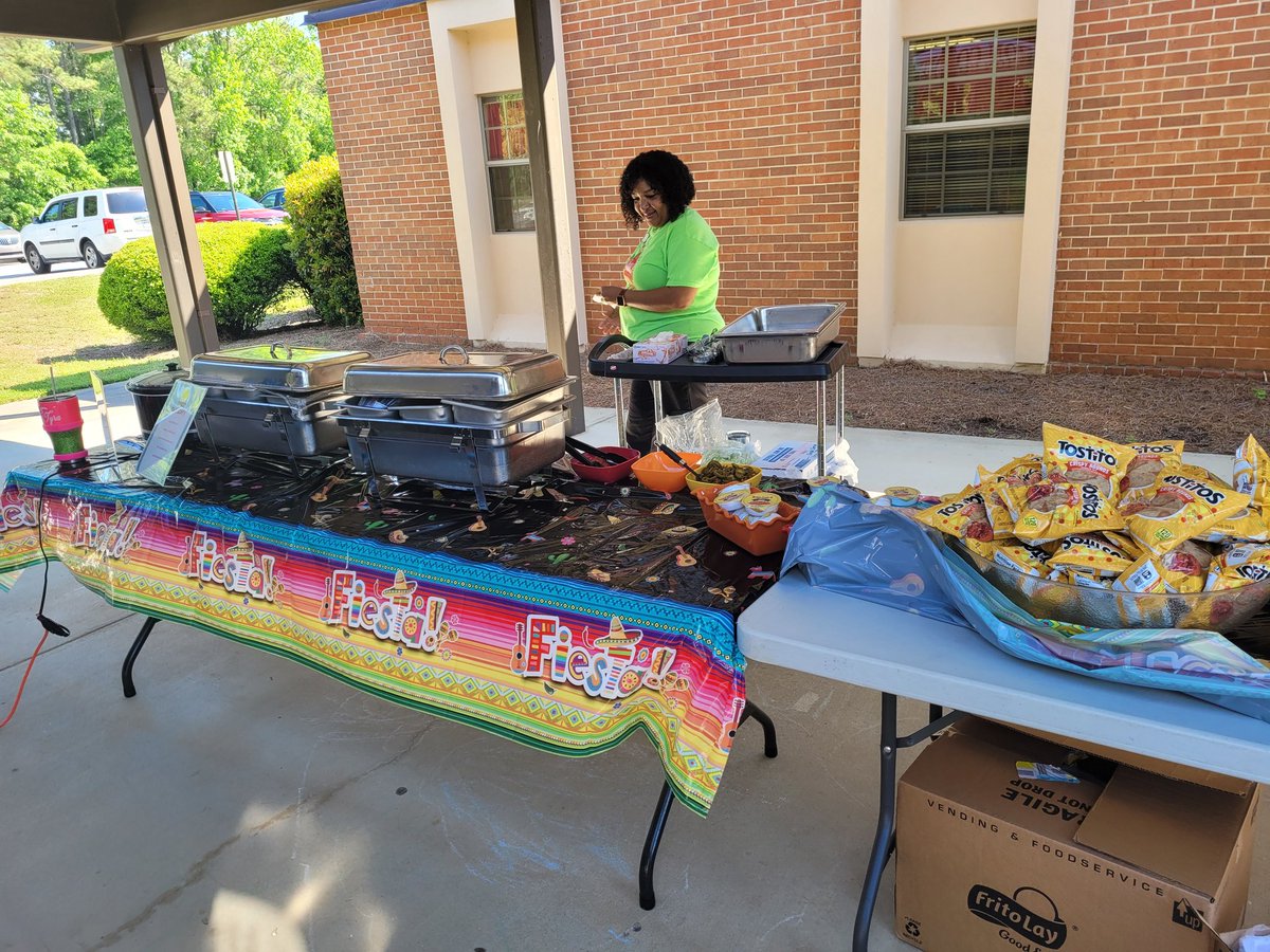 Cijimerritt's tweet photo. @NutritionNCSS did a wonderful job with our Teacher Appreciation-   Taco Tuesday lunch. It was delicious and greatly appreciated! https://t.co/n27yJj4nF1
