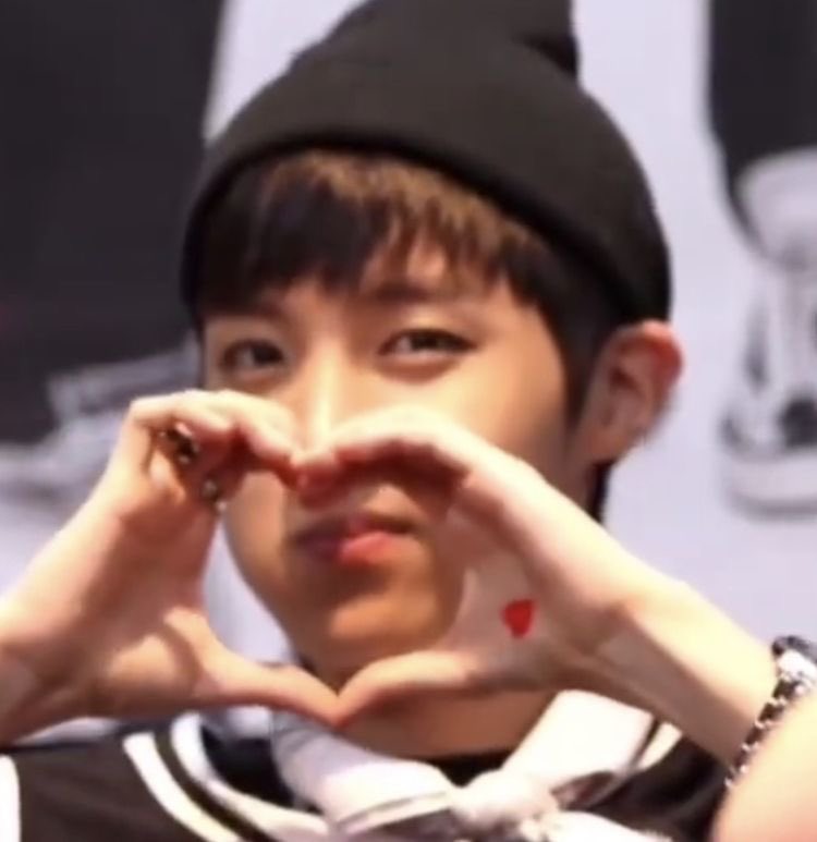 vopethinker's tweet photo. ♡ from hobi :) https://t.co/6n7H04unwp