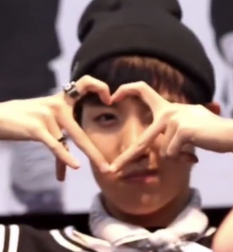 vopethinker's tweet photo. ♡ from hobi :) https://t.co/6n7H04unwp