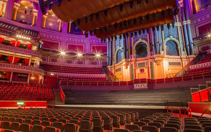 AfricaFactsZone's tweet photo. Today, Asa will join The Beatles, Adele, Elton John, Jay-Z, Wizkid, Miriam Makeba on the list of Artistes, who have headlined London's most iconic venue, 5,272 capacity Royal Albert Hall. https://t.co/Ul6i6m6quc