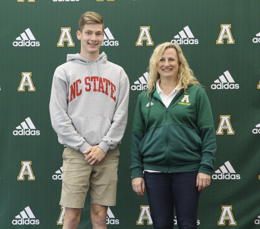 ApexHighSchool's tweet photo. Congrats to Garrett Fox on being named a National Merit Finalist! #PEAKProud https://t.co/01xqNU47Vp