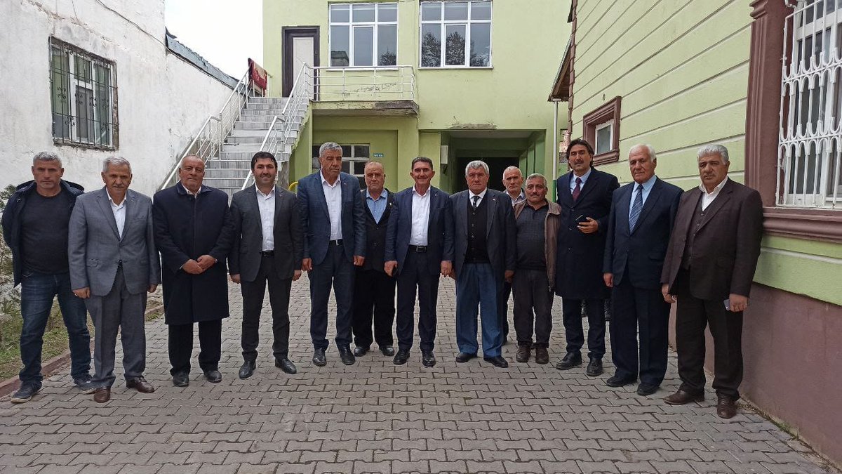 Milletvekilimiz Sn <a href="/ekremcelebi4/">Ekrem ÇELEBİ 🇹🇷</a>,Taşlıçay Belediye Bşk. sn <a href="/ismettas04/">İsmet Taşdemir</a>, Taşlıçay ilçe Bşk. <a href="/alican_capar/">Alican Çapar</a> ve Merkez İlçe Teşkilatımız ile birlikte;

Taşlıçay Ehlibeyt Yeşil Camii Derneğini ziyaret ederek,  bayramlarını kutladık.
@akparti <a href="/mahmutgurcan/">MAHMUT GÜRCAN 🇹🇷</a> <a href="/Burhan_Kayaturk/">Burhan Kayatürk</a> <a href="/mkulunk/">Metin KÜLÜNK</a>