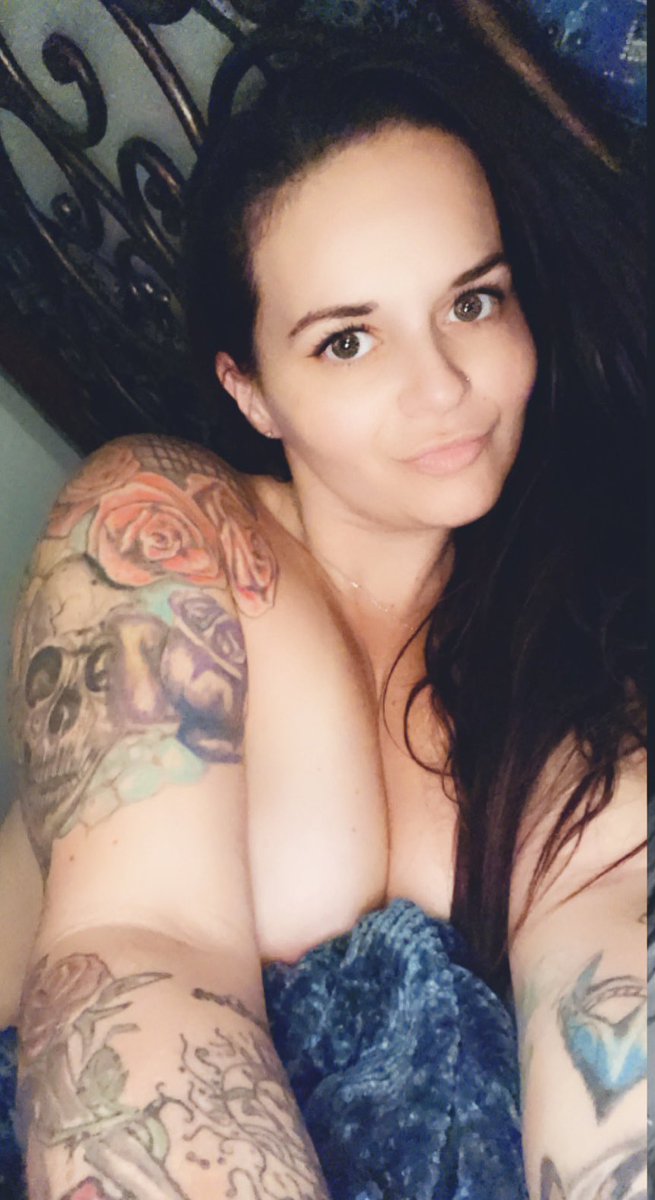 The only tears I want in my eyes tonight is from gagging on cock 🤣 💀 new content coming soon. RT and tell me what you wanna see 😋🤔 #nsfw #onlyfansgirl #LinkInBio