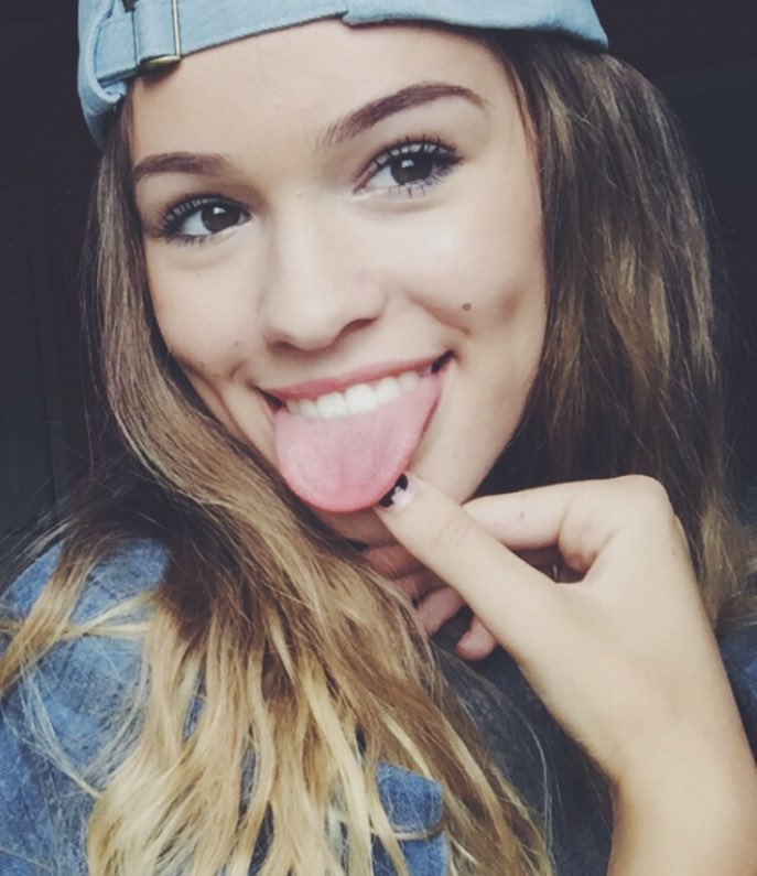 AmyBlacked's tweet photo. 😋😋 https://t.co/LSY1E7WWWF