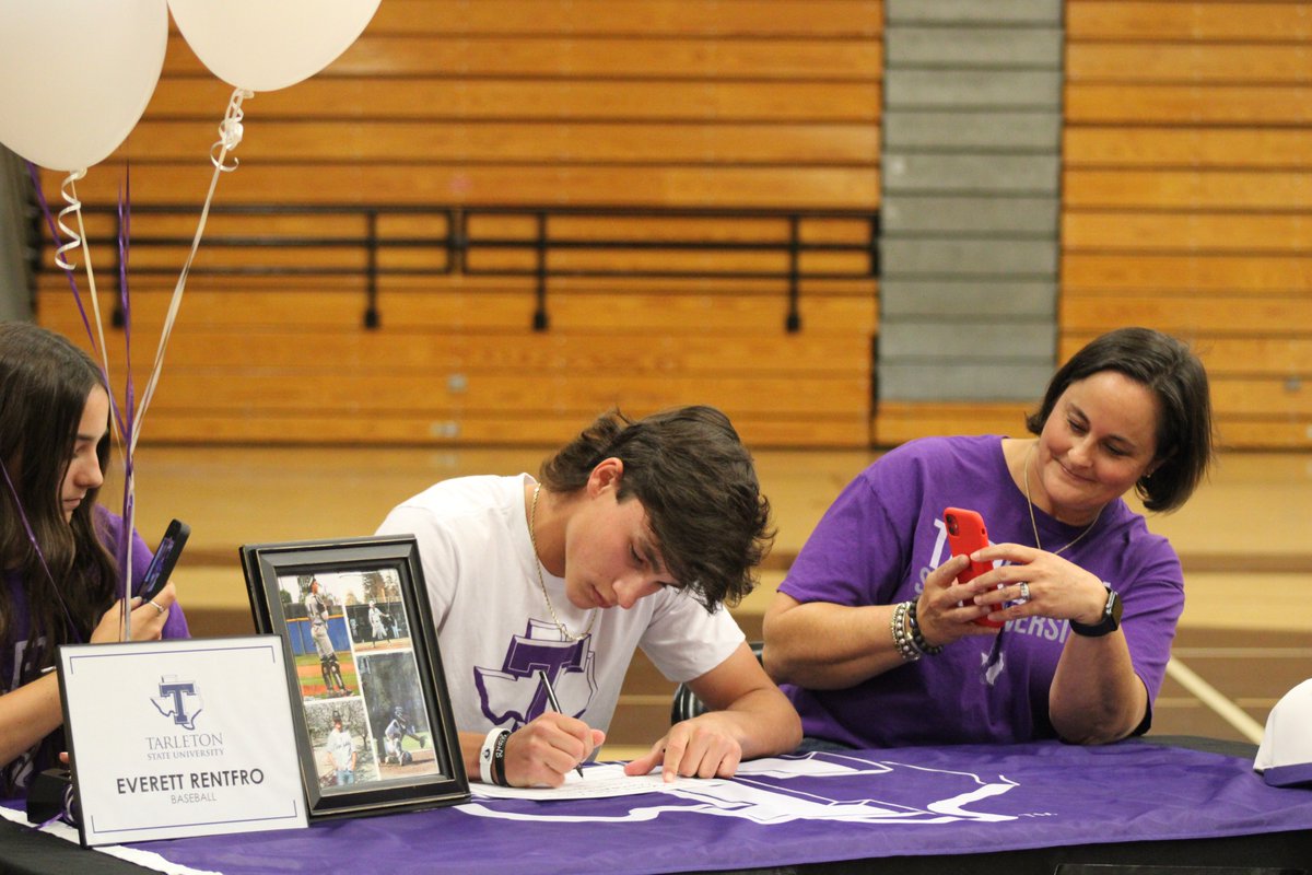 Congratulations to Stockdale senior baseball player, Everett Rentfro!  Everett signed to play baseball at Tarleton State in Texas.

Well done Everett!  Go do work!

<a href="/KernHighNetwork/">Kern High Network</a> <a href="/BVarsityLive/">BVarsityLive</a> <a href="/HometownBAK/">Hometown Sports</a> <a href="/TarletonState/">Tarleton State University</a> <a href="/TarletonSports/">Tarleton State Athletics</a>