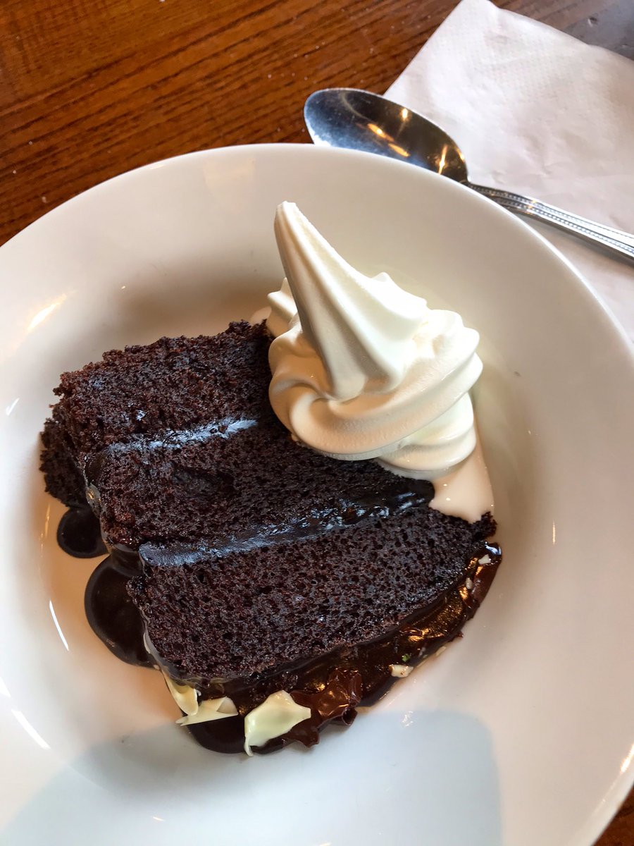 CherylKitCat's tweet photo. Large enough to share ❤️
#Hotchocolatefudgecake https://t.co/XbyflOgp5P
