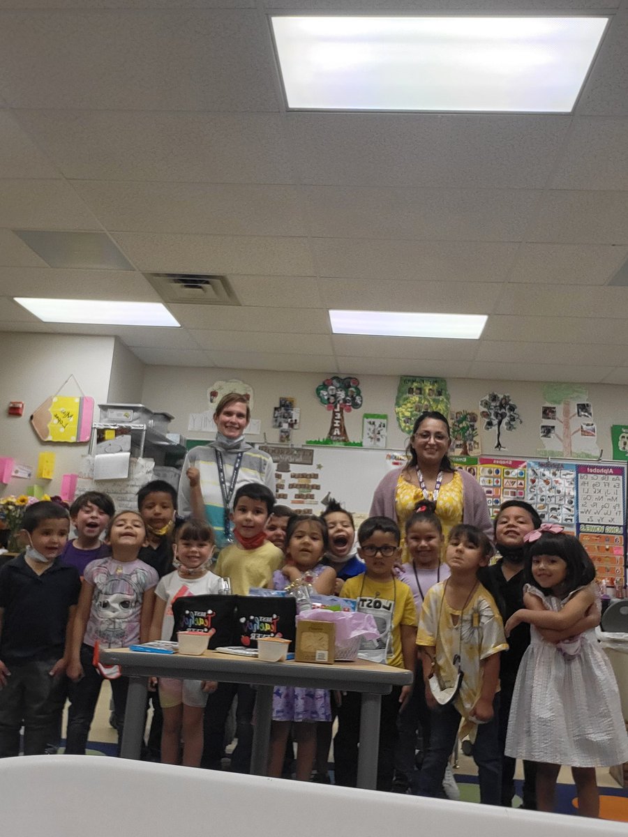 HeatherLopezFME's tweet photo. My Beautiful Class and the amazing treats they brought us. #FMEpride #WeAreClintISD #PreKBabies #VivaClintPreK #FmePrekGameOn #FMEUniversity https://t.co/KIp4Bjfg7J