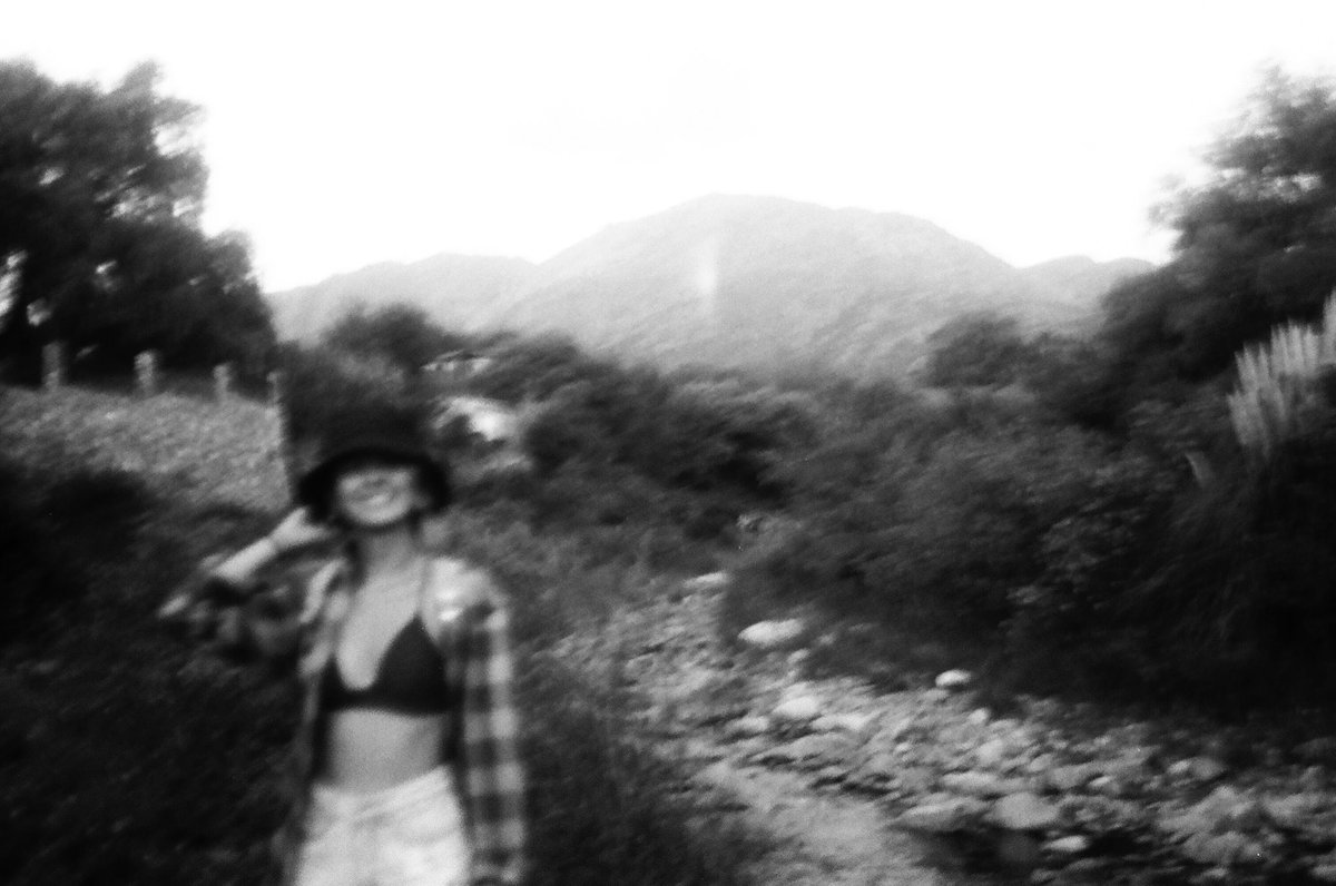 vickgall's tweet photo. La parte 1 del viajecito que pegamos 🖤 @mlaurlund https://t.co/xvxrWnUhY4
