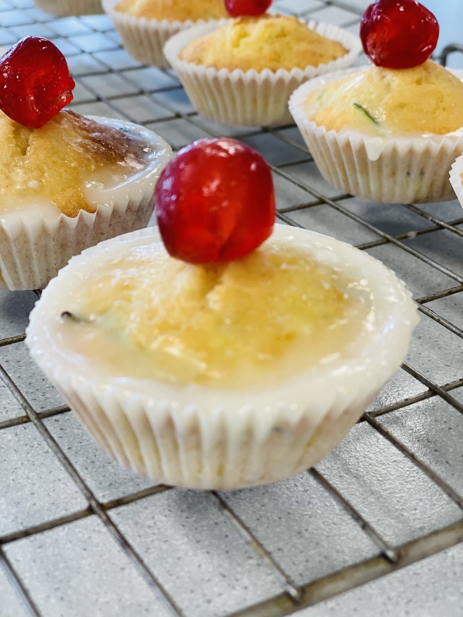 NovaCooks's tweet photo. A good #reuse message to students today. Y9 with some near perfect knife skills and then #reuse the courgettes for Lemon & Courgette Cupcakes in Y7 #livemodelling https://t.co/1r1XhK7R4L