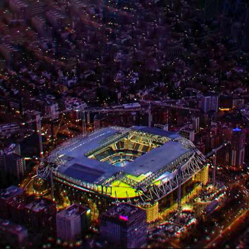 realmadrid's tweet photo. 🎞️🏟️✨ ¡A por otra noche mágica en el Bernabéu!
#UCL