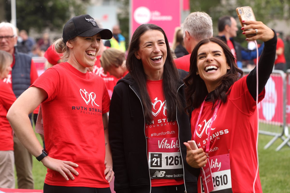 RuthStraussFdn's tweet photo. A truly magical day π
#RunforRuth #RedforRuth #FamilyFirst https://t.co/6BnUc6ORjB