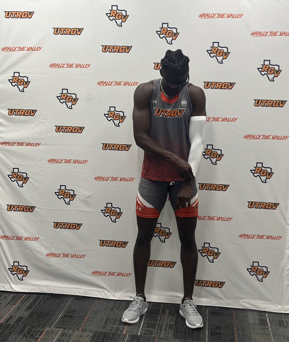 jedudu7's tweet photo. #AGTG I am thankful and blessed to be announcing I have officially signed to @UTRGVTrackField huge shout out to the coaches there and @mikeembry_ for the opportunity. #D1 #RallyTheValley @FBBroncosTrack beyond blessed🙏🏾 time to work💪🏾 https://t.co/timaPXAn12