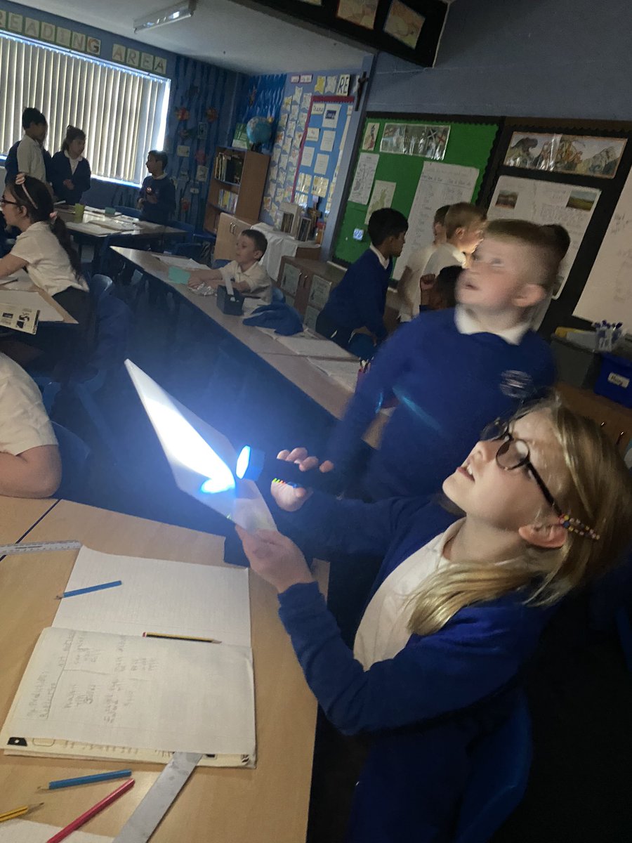 st_swinton's tweet photo. π¦π¦ π¦ Y3 Investigating Reflection in science today!
Lots of βOohhβs and Aahhβsβ π¨π½βπ¬π©βπ¬
#scienceshare https://t.co/K2wPf67oNS
