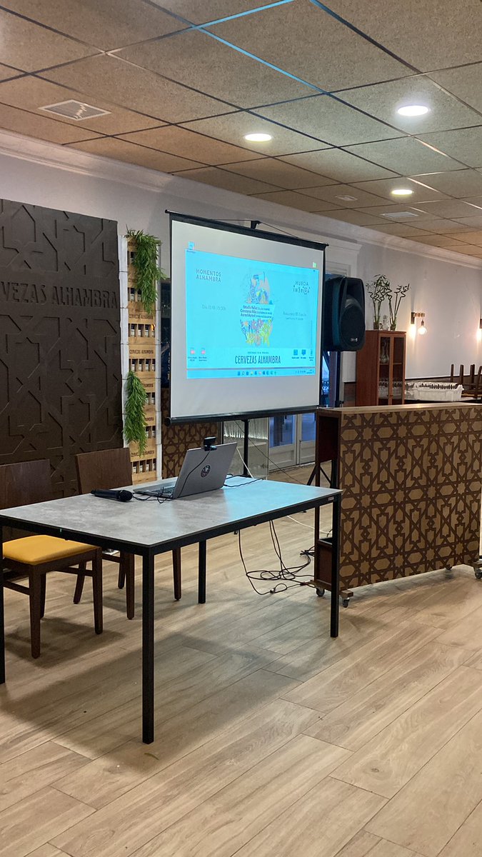 ¡Todo listo en el Restaurante El Pencho para disfrutar de las últimas tendencias y la cultura que está por venir de la mano de sus creadores!✨

#MomentosAlhambra <a href="/Alhambra_Es/">Cervezas Alhambra</a> <a href="/constanzamaslab/">LAB+</a> #AeroviAerovi #Fellas 🍻