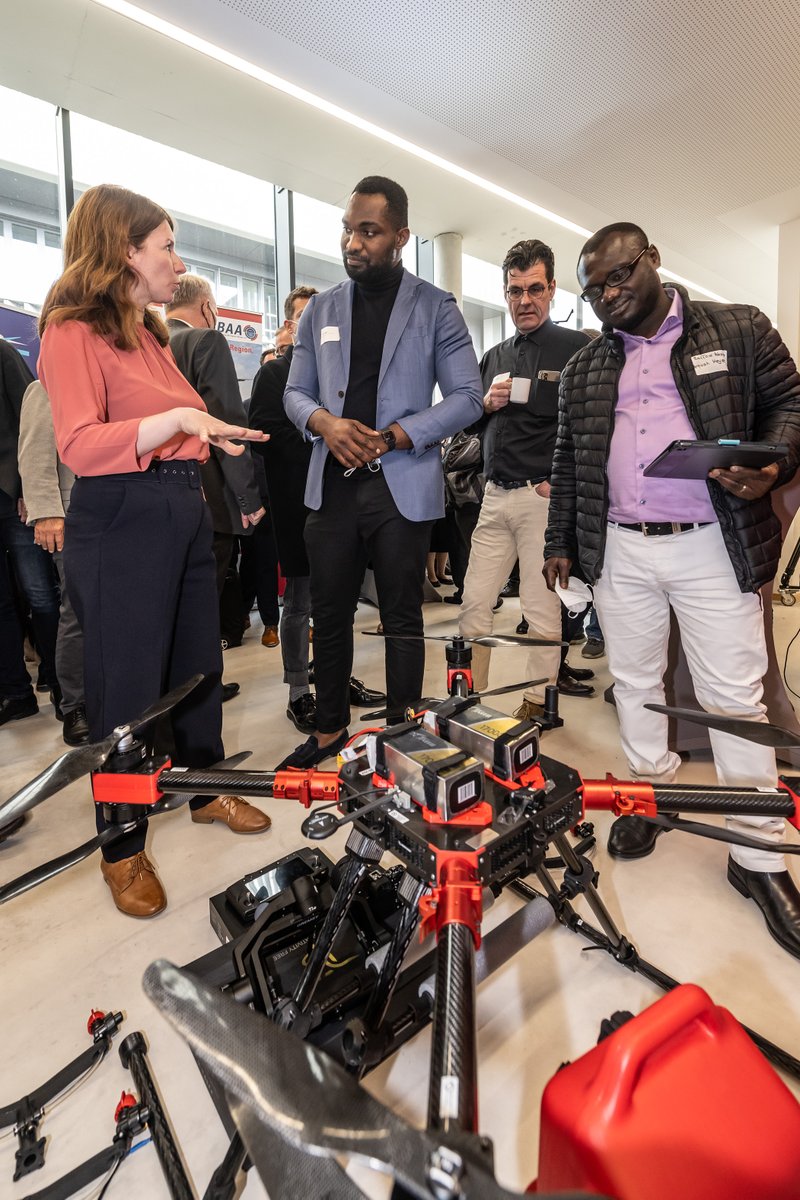 esabic_ng's tweet photo. Mit dabei beim heutigen 16. Tag der Deutschen Luft- & Raumfahrtregionen in Bremen #tdllr22 – Hannah Brocke (@planblue – ESA BIC Northern Germany Alumni) und Eric Acquah (@acquahmeyer – ESA BIC NG Incubatee) 👏🏻 FOTOS: @SWAEBremen | Jan Rathke @Space4Europe @Bremen_startet https://t.co/KZEJdyOLLt