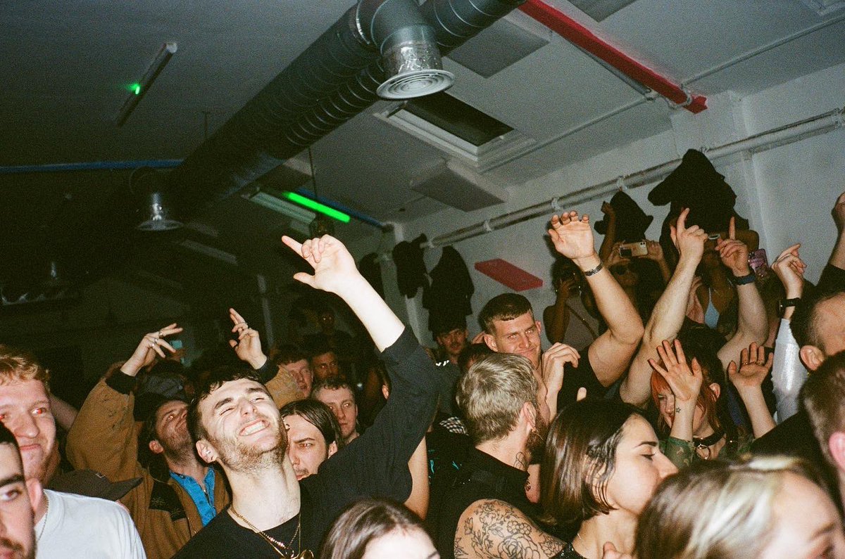 5 hours from an infamous duo landing tomorrow..