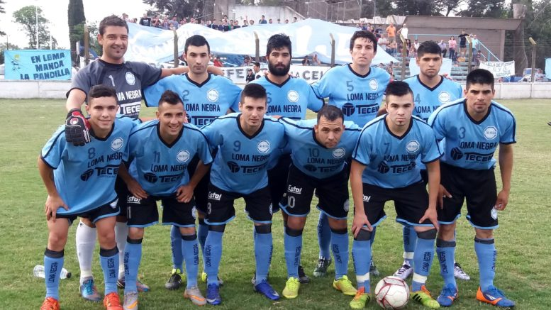 VSportsTM's tweet photo. Sin el combo figuras/interés de Amalita, Loma Negra se dedicó a disputar el Regional y la liga local. La ganó en 1991 por 9ª y última vez. En los últimos meses comenzó a flotar la idea de un regreso firme. Su paso, breve e intenso, ya está marcado a fuego en el fútbol argentino. https://t.co/8vuGZwttSZ