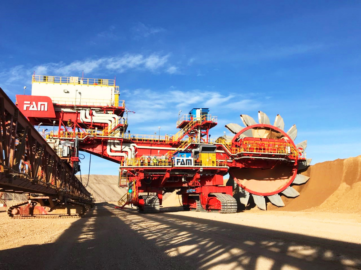im_mining's tweet photo. #Materialshandling & #IPCC in mining consolidates again as #conveyor major @BEUMERGroup in #Beckum buys @FAM_GmbH in #Magdeburg. FAM's experience includes the world's largest (14,500 t/h) compact #bucketwheel at @CodelcoChile's #RadomiroTomic #copper mine https://t.co/tXWoVnYt7j https://t.co/SoCBg77p4S