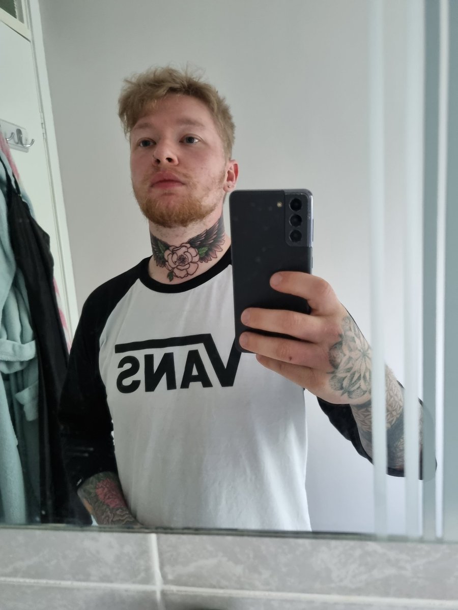 The_RTA_TTV's tweet photo. Felt emo might delete #newtat #tarkovstreamers #emoaf #tuesdayvibe https://t.co/VosFC3kTad
