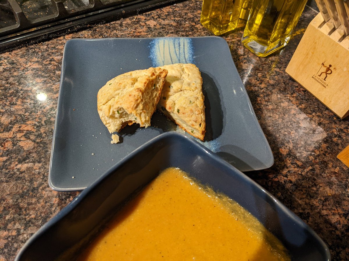 Vernlamern's tweet photo. Enjoyed an awesome virtual field trip last night with @creativemorning !!! Thank you @marci_gee for leading the soup + scones class....dinner was a hit! #baking #scones #dinnertime @Atlanta_CM https://t.co/reZ05rKVAp