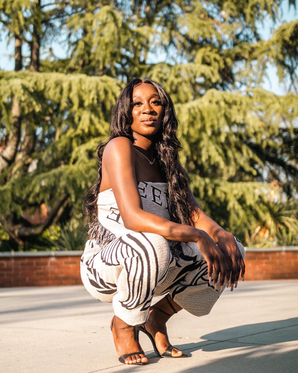 cessprvn's tweet photo. what can I say? It’s grad szn! 🎓
 
uncg22 https://t.co/OEc2M3ThG5