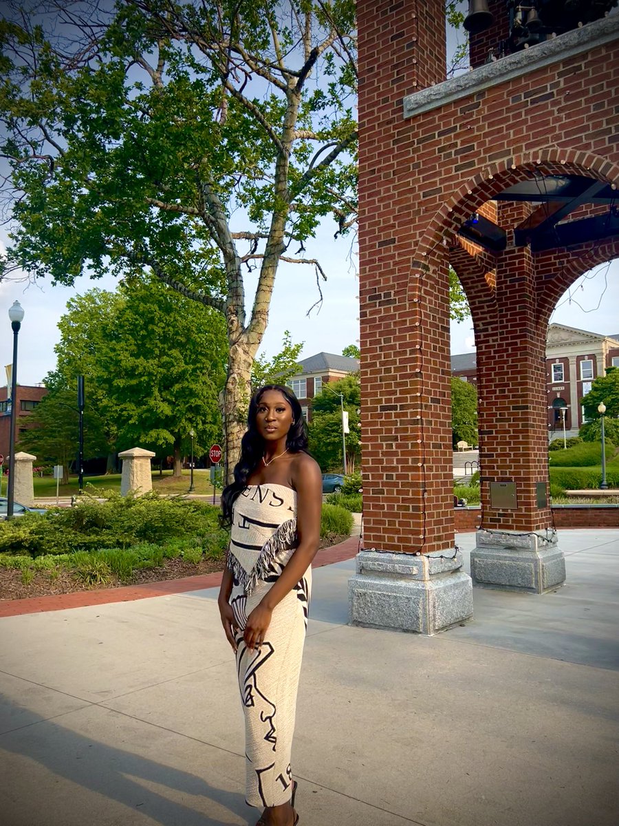 cessprvn's tweet photo. what can I say? It’s grad szn! 🎓
 
uncg22 https://t.co/OEc2M3ThG5