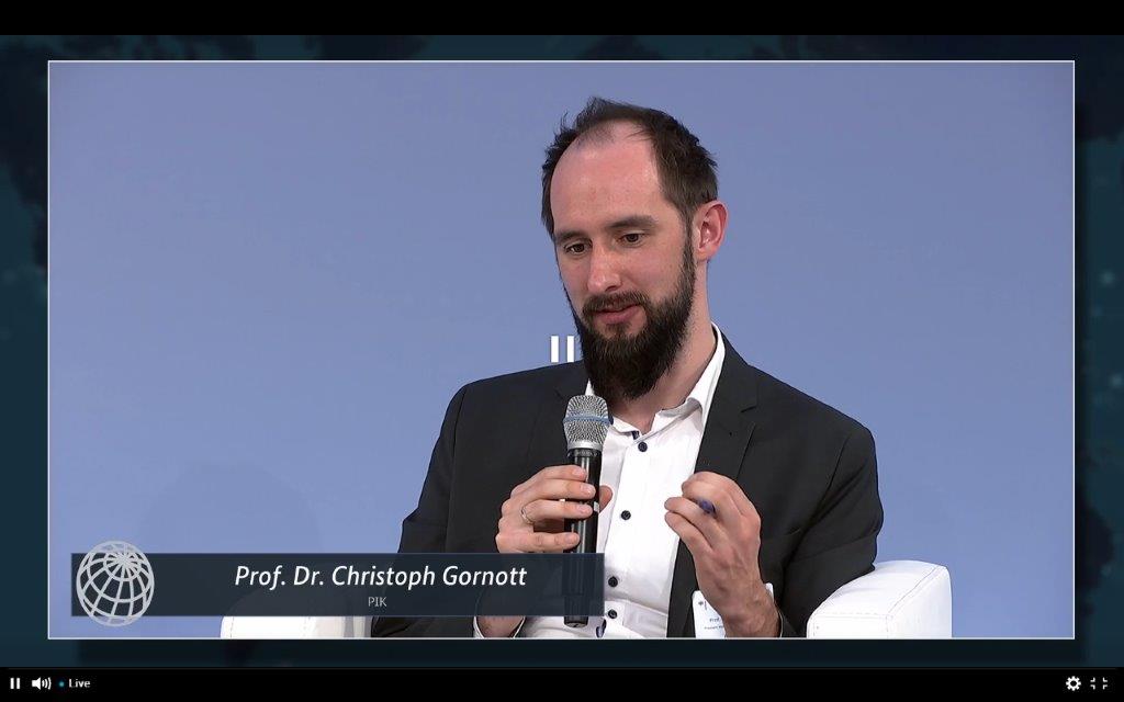 CGornott's tweet photo. As a take home message: It is important that the right quantitative and qualitative #data is collected, e.g. #gender specific data, otherwise we cannot implement #climatechange #prevention measures tailored to specific groups marginalized now and/or in future periods. https://t.co/OioAm0ISuV