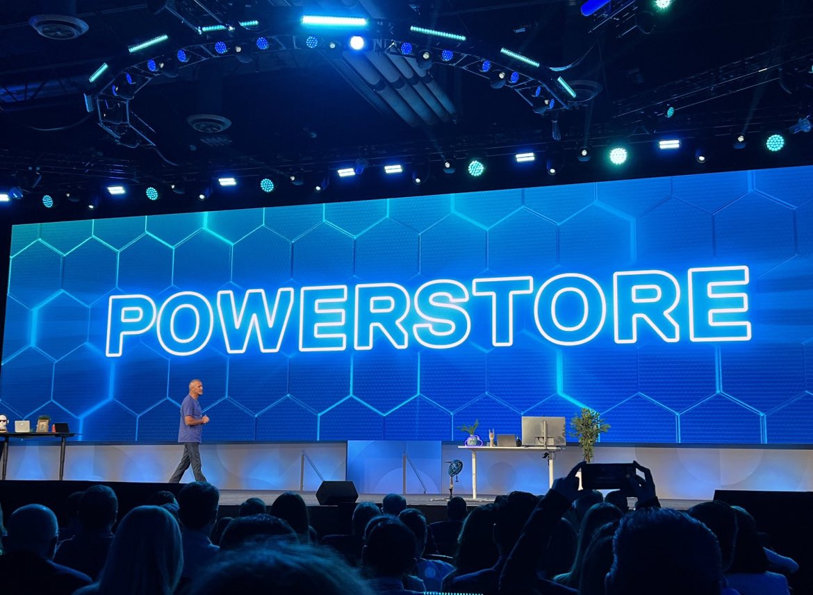 fmsaav's tweet photo. Disfrutando de nuestro evento #DellTechnologiesWorld , Jeff Clarke compartiendo su visión de las oportunidades y desafíos que tenemos en nuestra industria y las innovaciones realizadas en nuestro portfolio de Storage @DellStorage #IWork4Dell https://t.co/lPthNXGWyb
