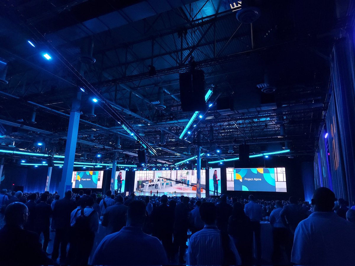 IvanAtDell's tweet photo. . @caitsgordon covering #projectalpine at #DellTechWorld! Talking #container mobility, #object, #file and #cloud storage - "Breaking barriers between your data and cloud" https://t.co/De5MGjVUHp