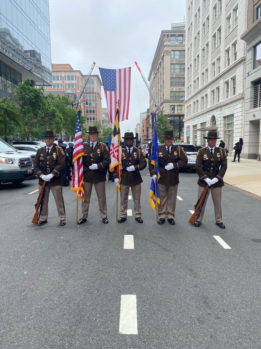 CCSOMD's tweet photo. We were proud to honor officers, firefighters, and first responders, and remember those who died in the line of duty, at the #BlueMass at St. Patrick's Catholic Church in Washington, D.C. this morning. #CCSOPRIDE #PoliceWeek https://t.co/p22t3BPUKl