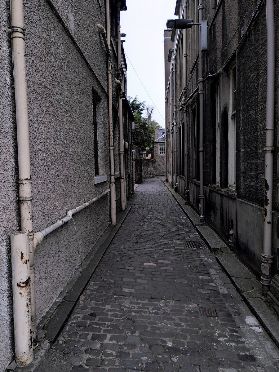 decombustion's tweet photo. Dundee #Coldside has some fascinating corners, and I've delivered leaflets and talked to voters in a lot of them. If you live here, and would like to see a bold Green voice on @DundeeCouncil, you probably know what to do by now. #votegreen1 https://t.co/ctMJ6qoNRv