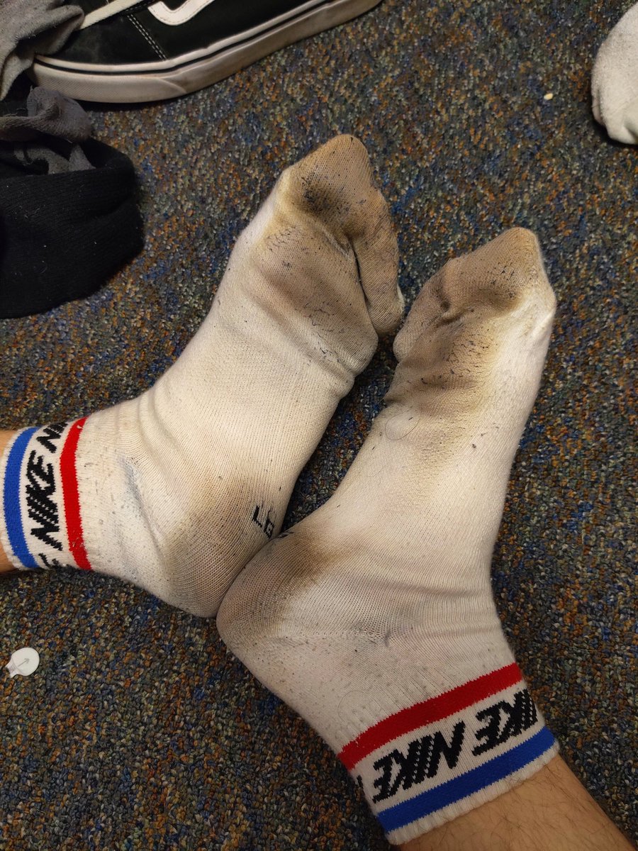 gayfeet628's tweet photo. These socks were literally brand new and now they look like I've had them for years. This is insane 😅😆 https://t.co/4acnXt7pB0