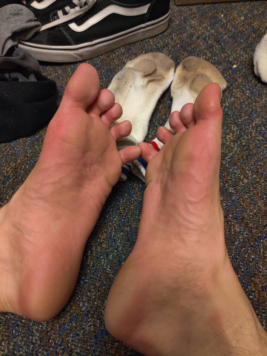 gayfeet628's tweet photo. These socks were literally brand new and now they look like I've had them for years. This is insane 😅😆 https://t.co/4acnXt7pB0