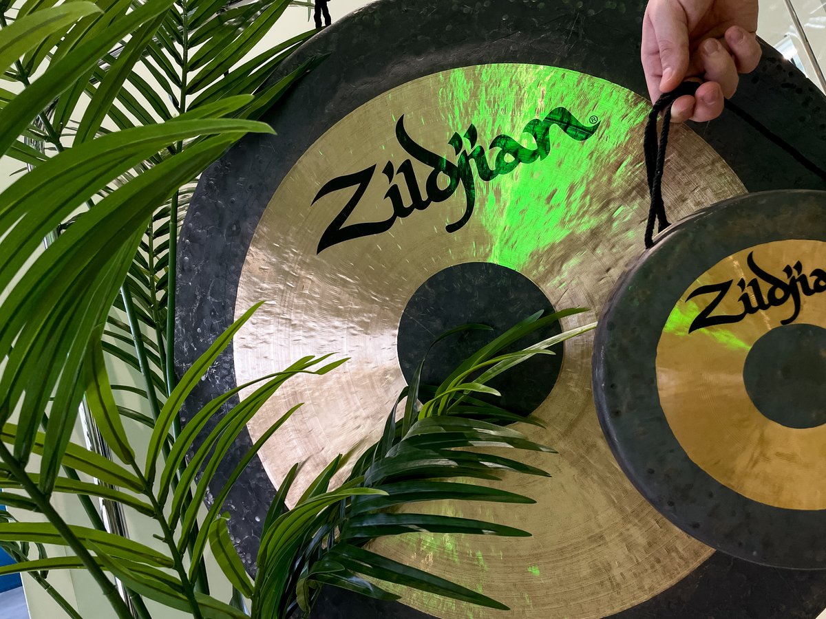 cultivatorsk's tweet image. Welcome to the GONG SHOW 👏🏻✨ Here’s a look back at the highlights from Cultivator companies&apos; Q1 celebrations… starting with the reveal of Cultivator’s brand new GONG!

READ the full recap from the event here: cultivator.ca/welcome-to-the…