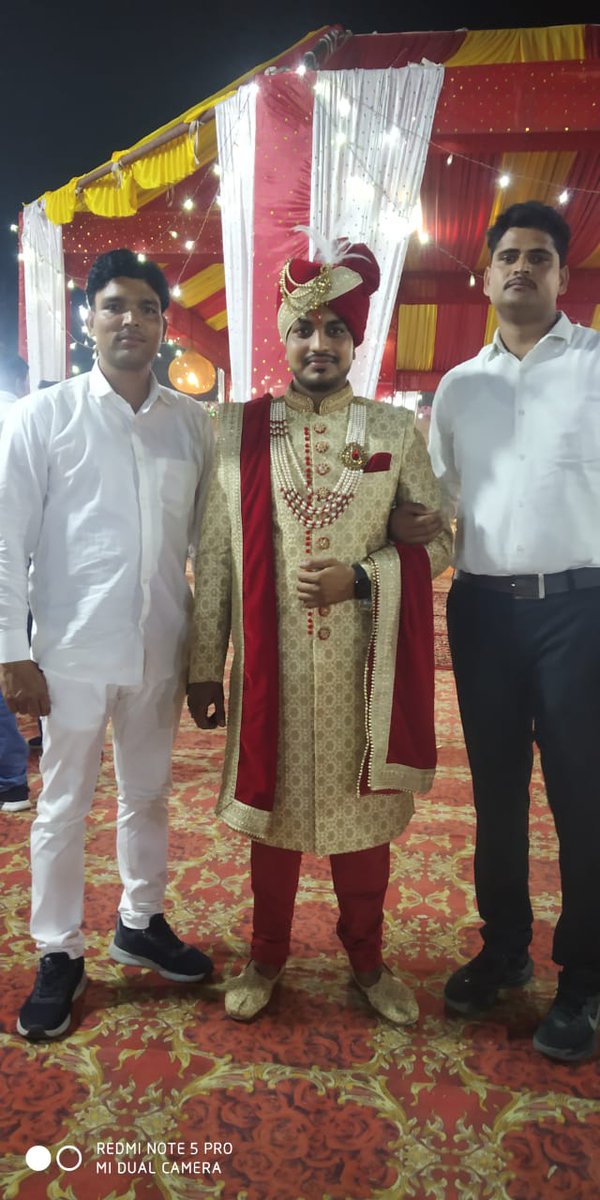 RajaKasimpur's tweet photo. अपना दोस्त निर्भया  यादव जी को शादी की हार्दिक शुभकामनाएं https://t.co/pep4eflar7