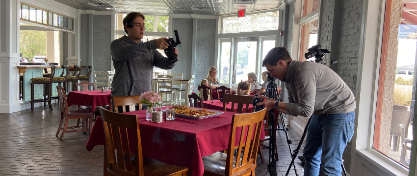 UGAGrady's tweet photo. Can new media help fuel growth for Georgia's local seafood joints?

Recently, 5 @nmiuga capstone students traveled down the coast of Georgia, stopping in six counties to curate content that will, in part, be used by local restaurants for marketing.

👉https://t.co/E8Hj7T14lE https://t.co/ekj1VmoSjl