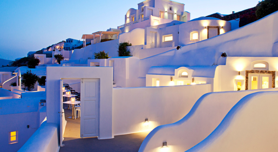 MueblesLluesma's tweet image. 🌴 En Oia, Santorini @gandiablasco ha realizado uno de sus últimos #proyectosContract en #CanavesOiaSuites.  Las tumbonas 356 de #DIABLAOutdoor emerges sobre el agua de la piscina y permiten disfrutar de las puestas de sol griegas. QUICK SERVICE ▶️  bit.ly/3LELDwE