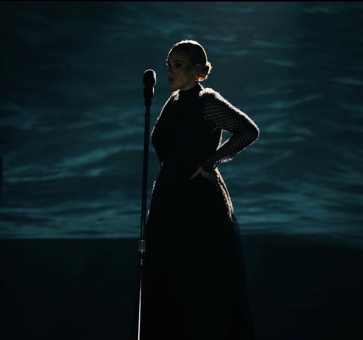 castadele's tweet photo. Adele singing "Easy On Me" live is superior 🥹💘
#adele #EasyOnMeAdele https://t.co/4XIrKZEzWy