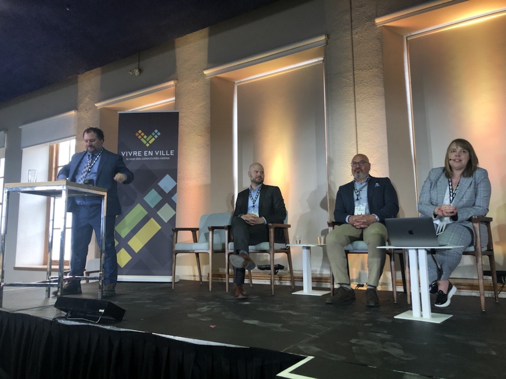 Fondaction's tweet photo. #SommetClimatMtl22
La #SOFIAC rend accessibles les projets d’#efficacitéénergétique pour les entreprises québécoises. Marc-Antoine Renaud de @Fondaction est présent pour en parler à l’atelier «La décarbonation des bâtiments montréalais». https://t.co/6XW2ksjK1p