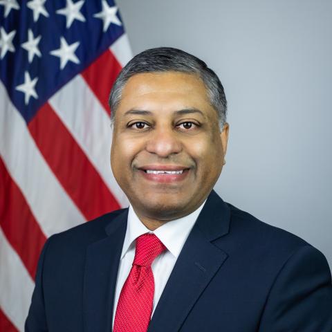 ShatterproofHQ's tweet photo. Join Shatterproof and @DellMedSchool on June 8 for the 2022 #StigmaSummit with keynote speaker @DrGupta46, Director of the @ONDCP.
Register and be part of the movement to end #AddictionStigma: https://t.co/vOft10FFSC https://t.co/7JpeTI36LU