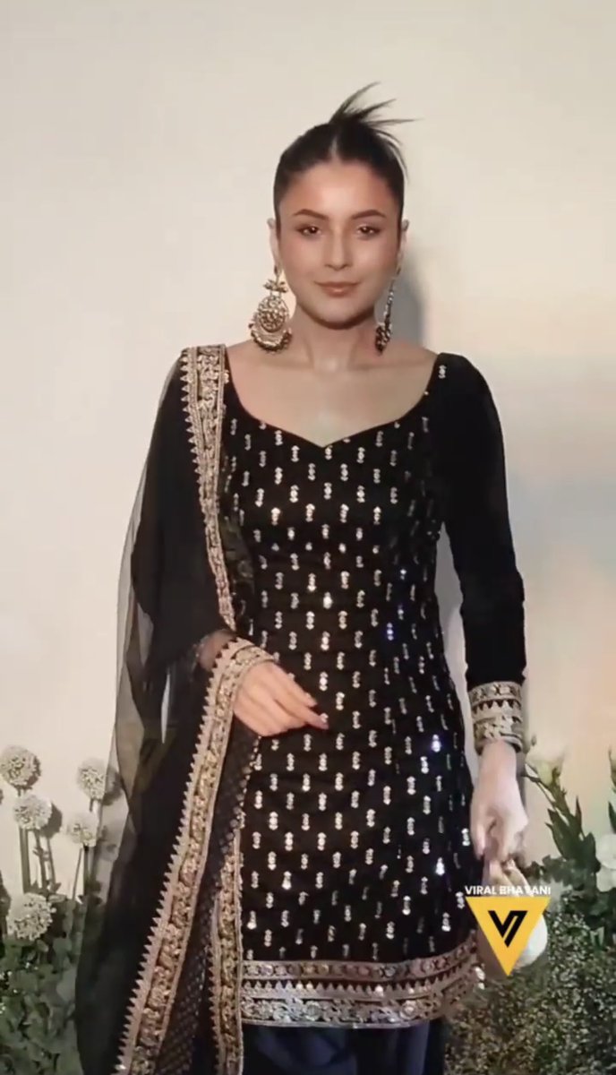 SidKiDuniyaa's tweet photo. Pretty baby 🖤 #ShehnaazGill https://t.co/WyGnoDGkkC