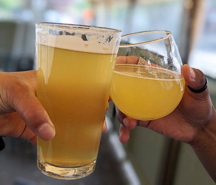 HostelCafePDX's tweet photo. Say hello to our two summer starter drinks, Pineapple Cider &amp; Piñosa!

Pineapple Cider from @AppleOutlaw (6% abv) is on tap! And the Piñosa is sparkling wine with 100% fresh pineapple juice! It’s our owners’ favorite! 😋 https://t.co/Ggb99gqaL9