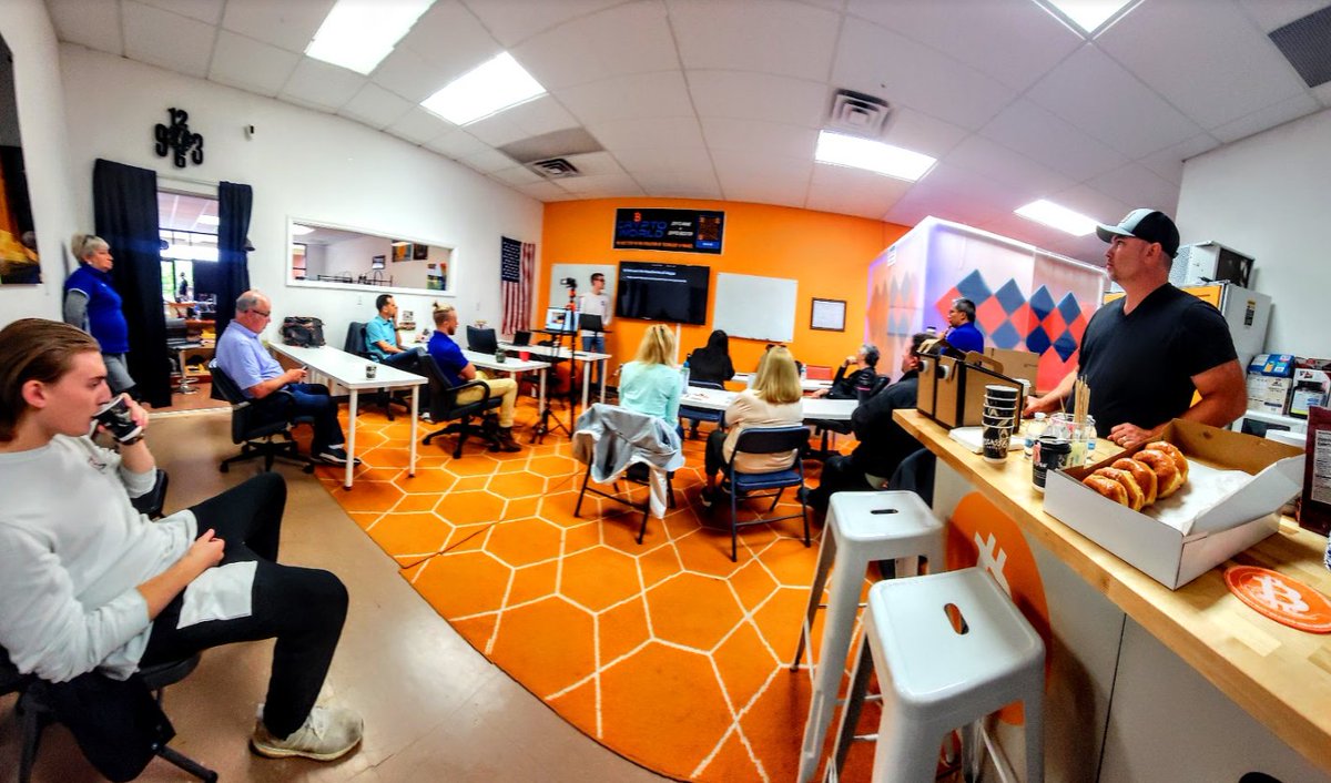 2GTCrypto's tweet image. THICK knowledge surrounding DeFi (Decentralized Finance) today at the local brick &amp;amp; mortar @shopcryptoworld. How many of you have taken the time to learn more about all of the action going on in this space? TREMENDOUS value here...