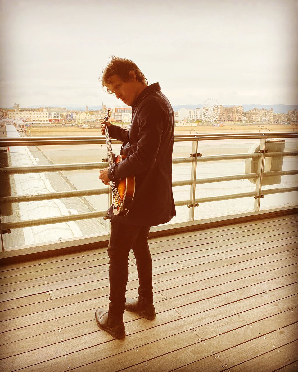 🎇 New single ‘Coyote’ drops at midnight..🎇