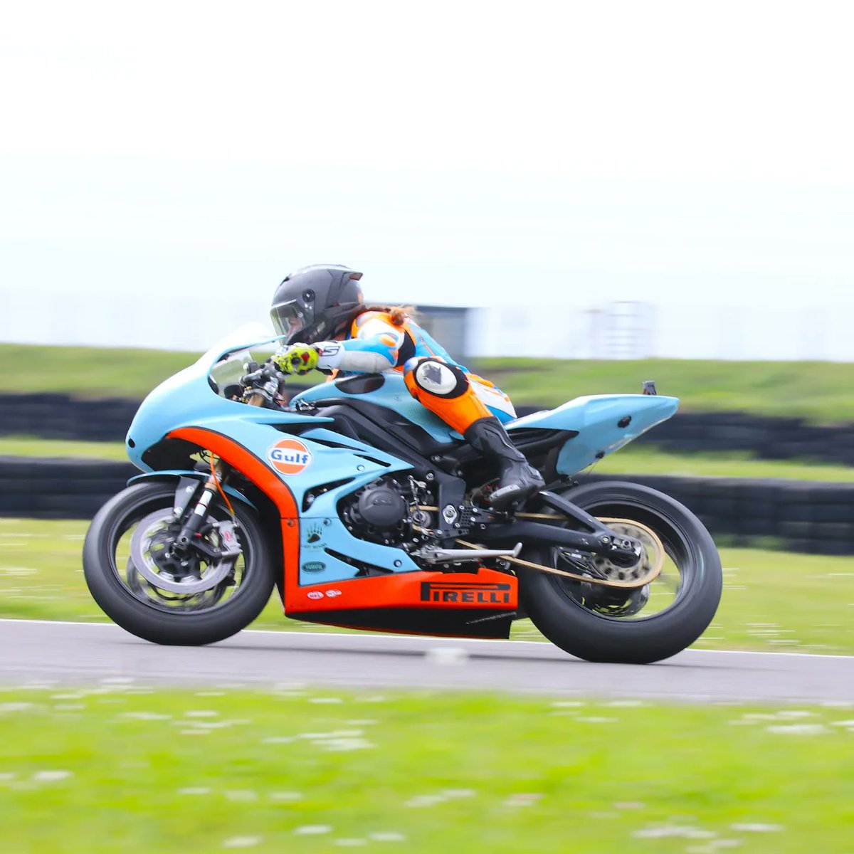 DOBO57's tweet photo. Brilliant Day one Anglesey Circuit Club with James Whitham Track Training
@Jimwhit69 
@Paul_Drinkie 
@mcconnellracer 
@danlinfoot 
@IanSimp51264339 
@Jwestmoreland03 
@christianiddon 
@bonnieclyde1968 
@AOWilson52 https://t.co/dYs6CxUnNl