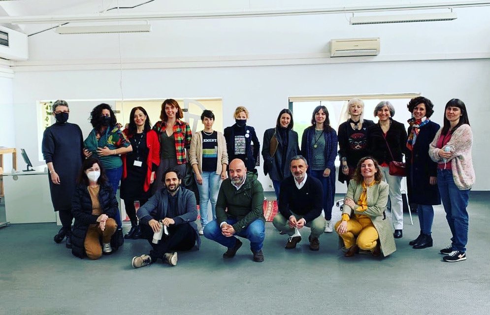 monsefantuna's tweet photo. Hoy hemos dado la bienvenida a los 8 proyectos del programa de residencias LABoral Impulsa en el cual @gijonimpulsa y @laboralcentrodearte queremos fomentar el encuentro entre el arte, la cultura y la empresa.
#LABoralIMPULSA #industriascreativasyculturales #empresa #cultural https://t.co/myH84tDl8Z
