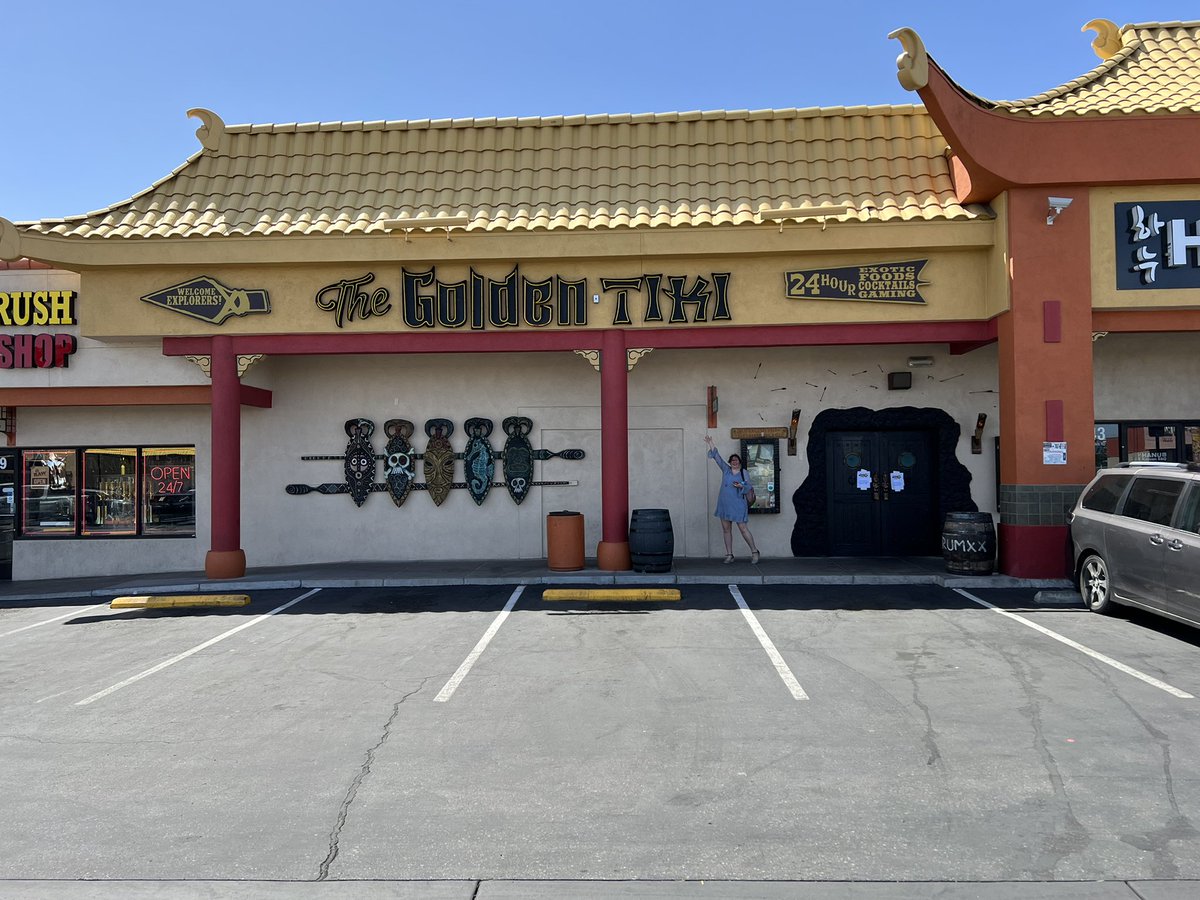 mark_justin's tweet photo. At the @GoldenTikiVegas @coasterradio https://t.co/pKFIMzyYrC