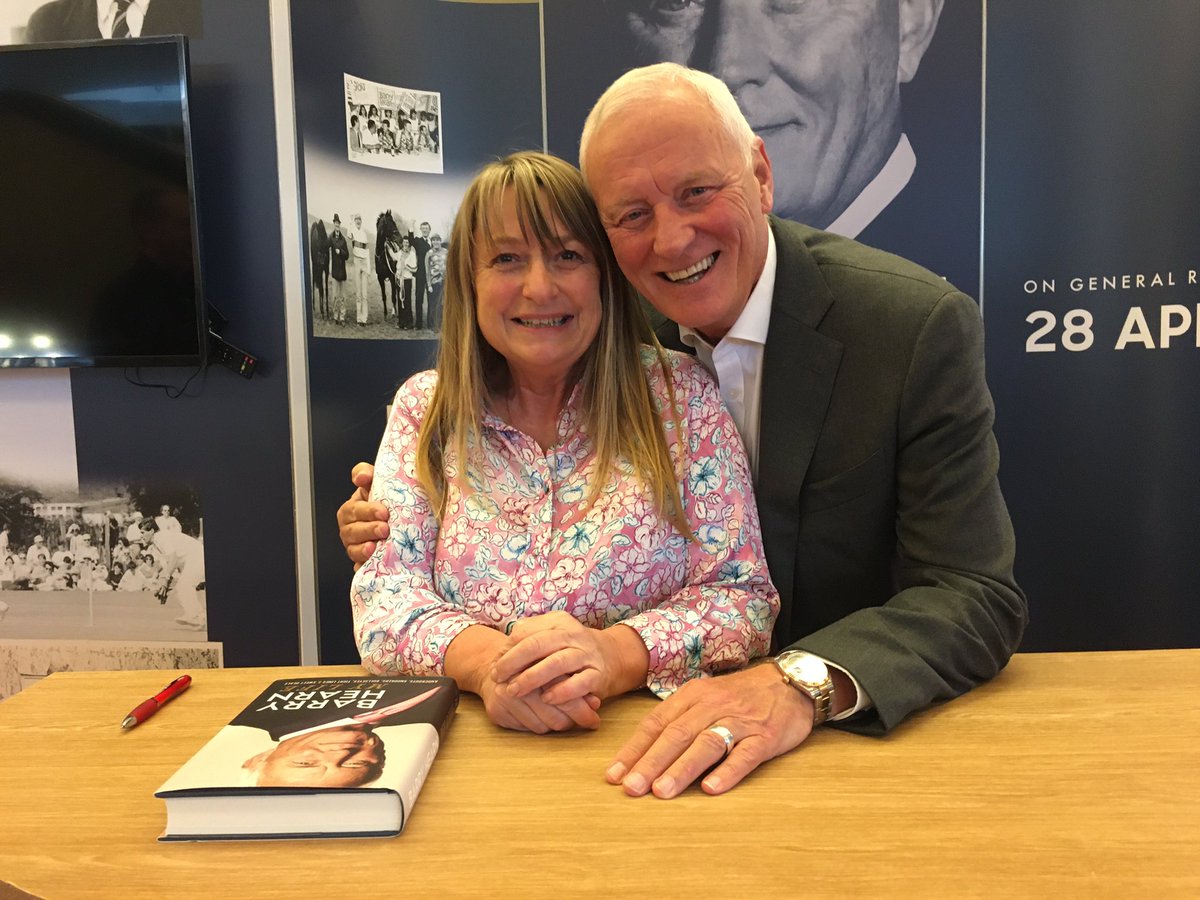 carolinebeingme's tweet photo. Nice to see you again @BarryHearn looking forward to an interesting and very entertaining evening of ‘My Life’ insights 😊 https://t.co/YJFQOw2dKk
