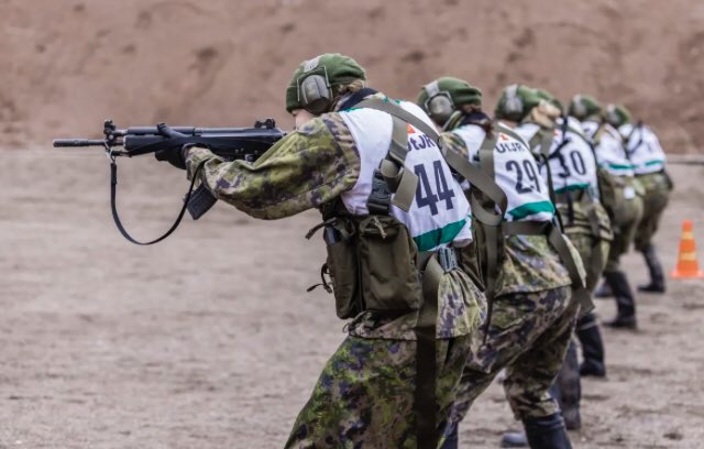 MikkoMnkknen2's tweet photo. Hyvin moni #kutsunta alaisista ja naisten valintatilaisuuteen hakeutuneista ilmoittaa haluavansa #erikoisjoukko on.
1) Selvitä mitä pääsykokeissa testataan.
2) Treenaa sitä mitä tullaan testaamaan. #FINSOF 1/2 https://t.co/n8ktxntmTD