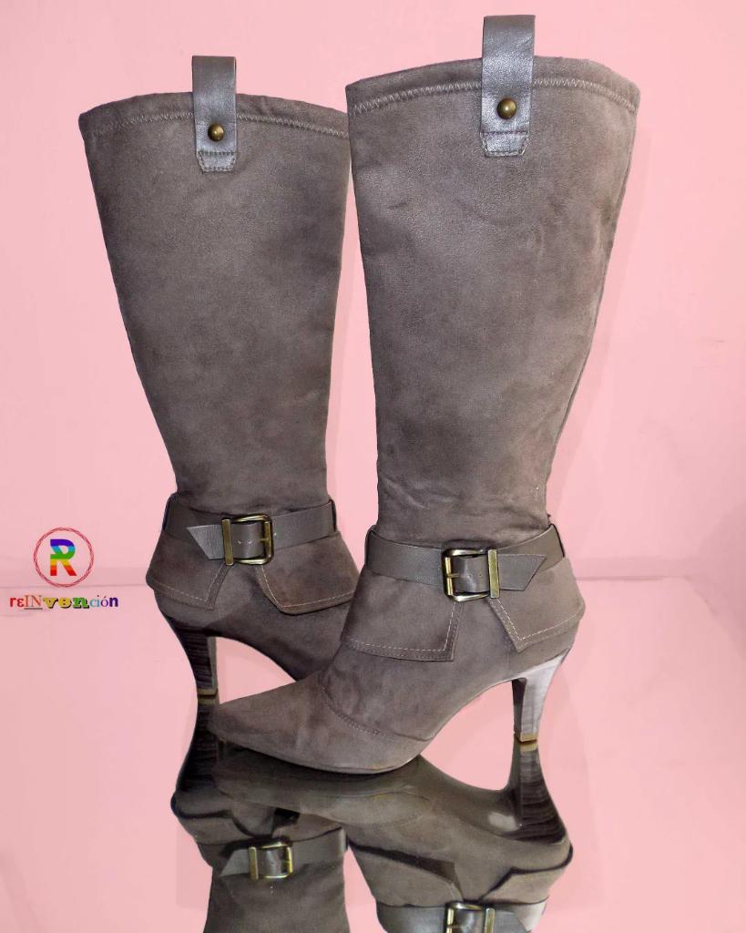 ReinvencionRopa's tweet photo. ✨[#Azaleia] Hermosas botas de gamuza #MadeInBrazil. Talla 36 (Bra); 7 (US); 38 (Eur), tacón de 8 cm
Estado NUEVO 🆕 10/10

💥 #OFERTA 79 SOLES 💥

📦 ENVÍO GRATIS 🇵🇪 https://t.co/Wxq3k3P4By